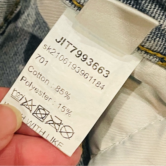 SHEIN Whitewash Jeans - Picture 5 of 6